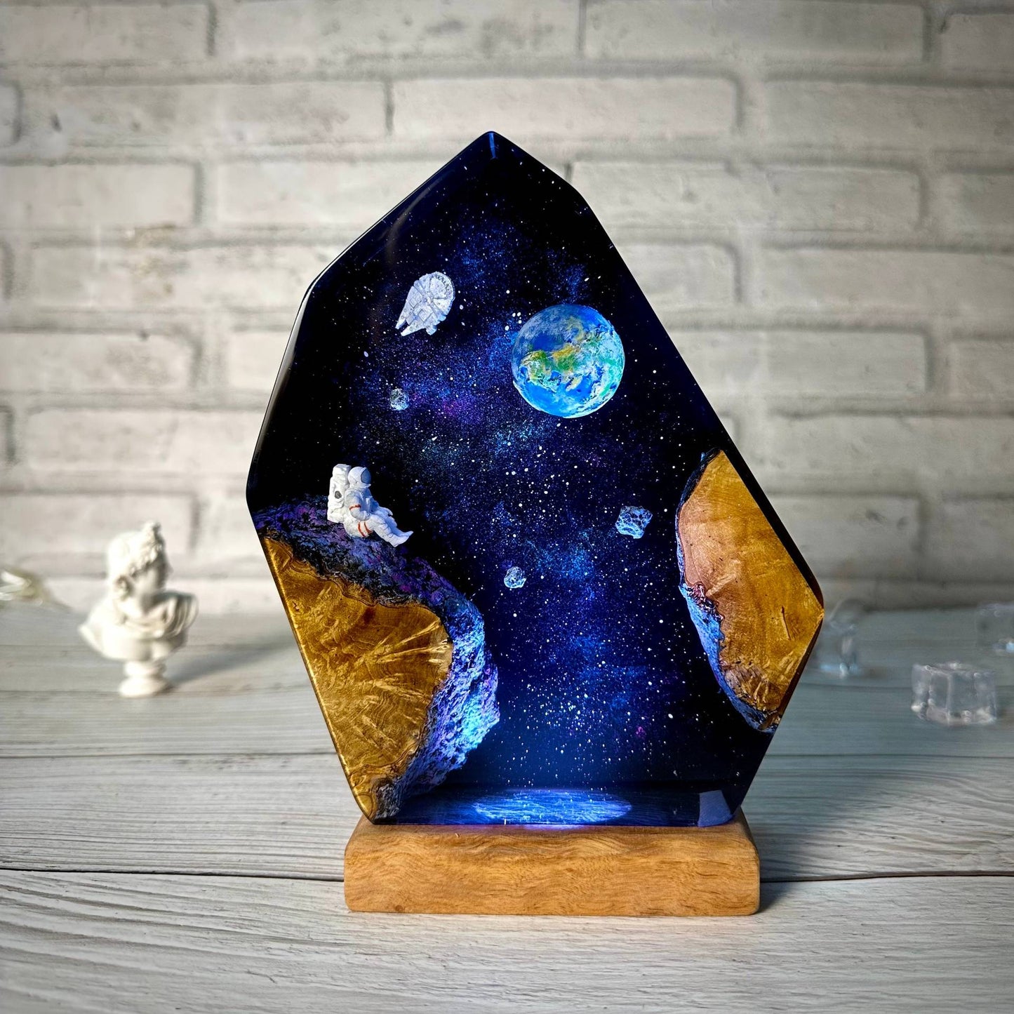 Europe and the United States best selling star glue lamp space night light resin wood space galaxy lamp for her gift