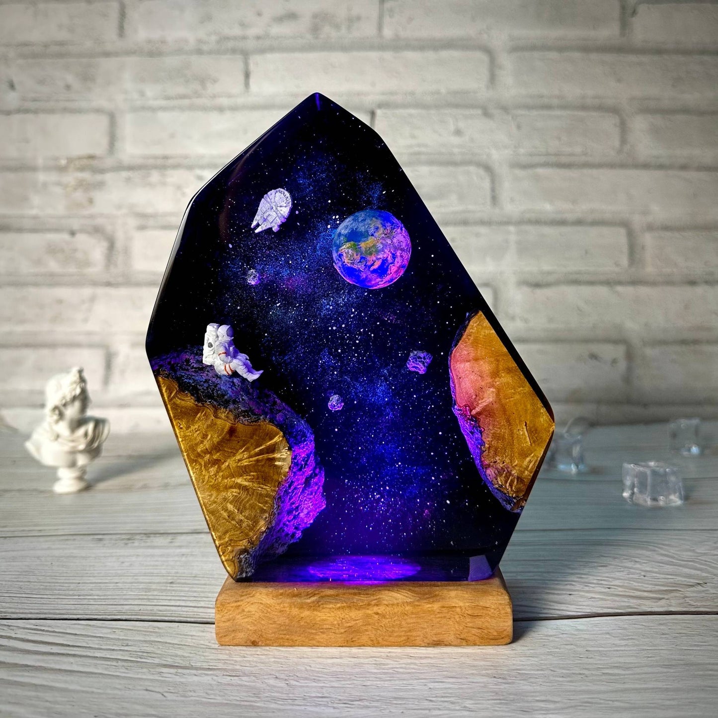 Europe and the United States best selling star glue lamp space night light resin wood space galaxy lamp for her gift
