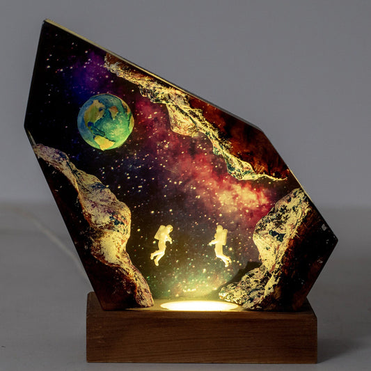 Cross-Border Hot Selling Space Astronaut Epoxy Lamp Bedroom Resin Art Decoration 2025 Father's Day Gift